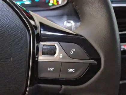 Photo 28 Peugeot 208  Electrique 50 kWh 136ch