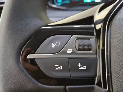 Photo 60 Peugeot 208  Electrique 50 kWh 136ch
