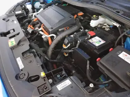 Photo 14 Peugeot 208  Electrique 50 kWh 136ch