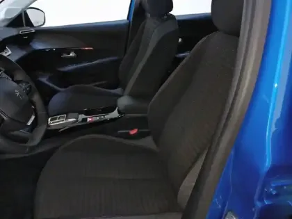 Photo 43 Peugeot 208  Electrique 50 kWh 136ch