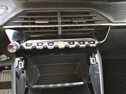 Photo 90 Peugeot 208  Electrique 50 kWh 136ch