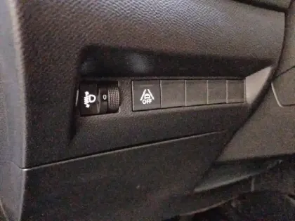 Photo 29 Peugeot 208  Electrique 50 kWh 136ch