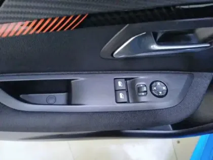 Photo 30 Peugeot 208  Electrique 50 kWh 136ch