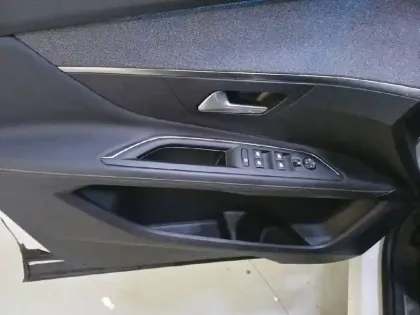 Photo 21 Peugeot 3008  Hybrid 225 e-EAT8