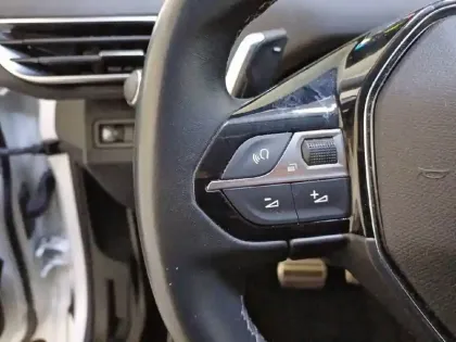 Photo 28 Peugeot 3008  Hybrid 225 e-EAT8