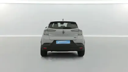 Photo 29 Renault Captur  E-Tech full hybrid 145 ch