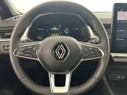 Photo 100 Renault Captur  E-Tech full hybrid 145 ch