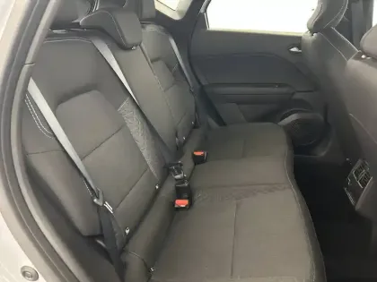 Photo 13 Renault Captur  E-Tech full hybrid 145 ch