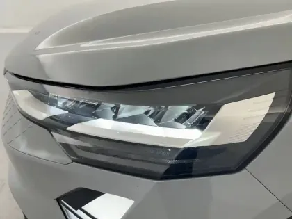 Photo 18 Renault Captur  E-Tech full hybrid 145 ch