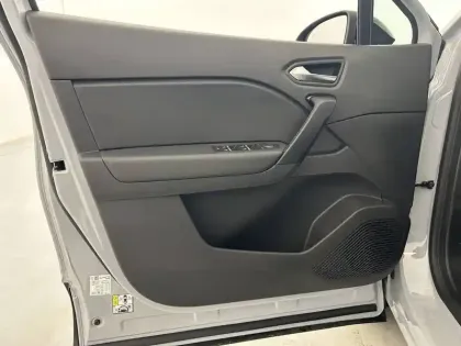 Photo 9 Renault Captur  E-Tech full hybrid 145 ch