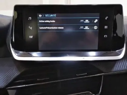 Photo 21 Peugeot 208  PureTech 75 S&S BVM5