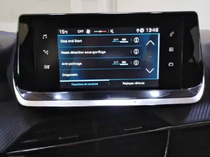 Photo 20 Peugeot 208  PureTech 75 S&S BVM5