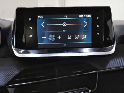 Photo 19 Peugeot 208  PureTech 75 S&S BVM5