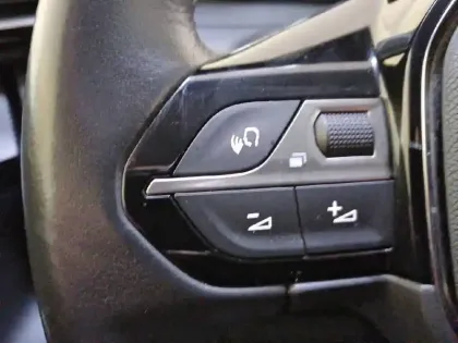 Photo 26 Peugeot 208  PureTech 75 S&S BVM5