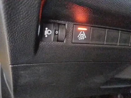 Photo 28 Peugeot 208  PureTech 75 S&S BVM5