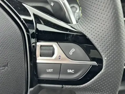 Photo 25 Peugeot 2008  Hybrid 145 e-DCS6