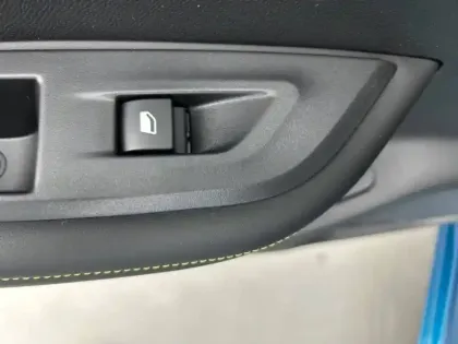 Photo 20 Peugeot 2008  Hybrid 145 e-DCS6