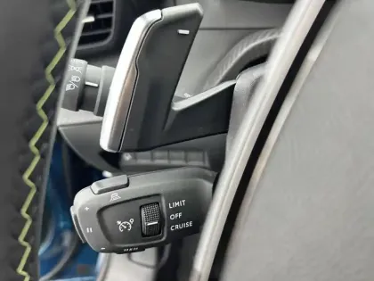 Photo 23 Peugeot 2008  Hybrid 145 e-DCS6