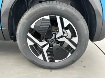 Photo 12 Peugeot 2008  Hybrid 145 e-DCS6