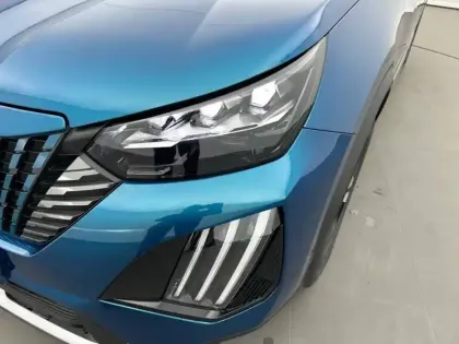 Photo 15 Peugeot 2008  Hybrid 145 e-DCS6