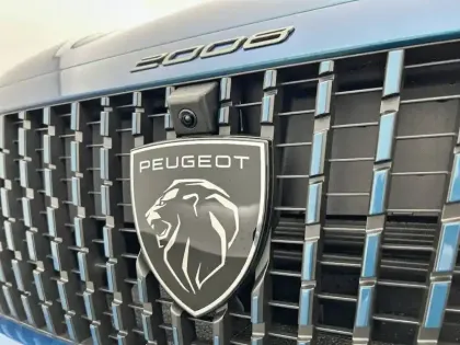 Photo 14 Peugeot 2008  Hybrid 145 e-DCS6