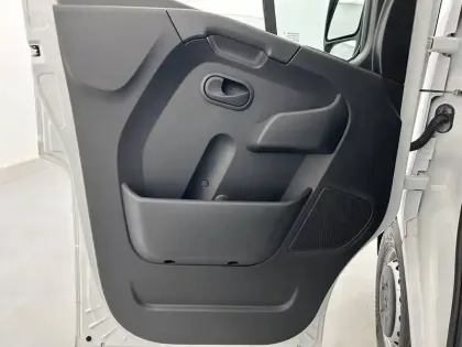 Photo 19 Renault Master  FGN TRAC F3500 L2H2 BLUE DCI 135