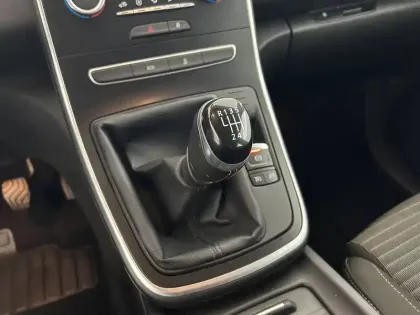 Photo 12 Renault Scenic  dCi 110 Energy