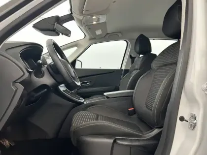 Photo 8 Renault Scenic  dCi 110 Energy