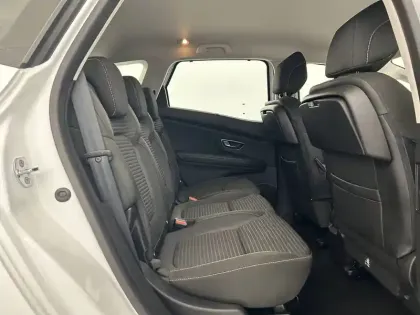 Photo 15 Renault Scenic  dCi 110 Energy