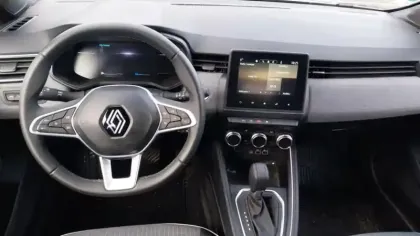 Photo 8 Renault Clio  E-Tech full hybrid 145