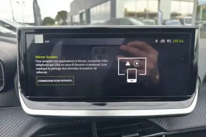 Photo 19 Peugeot 208  Hybrid 100 e-DCS6