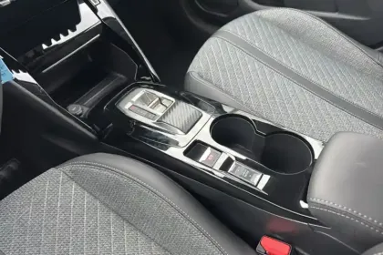 Photo 22 Peugeot 208  Hybrid 100 e-DCS6