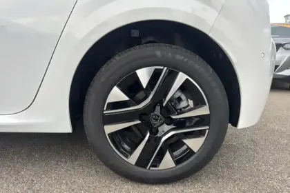 Photo 11 Peugeot 208  Hybrid 100 e-DCS6