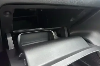 Photo 29 Peugeot 208  Hybrid 100 e-DCS6