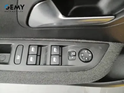 Photo 11 Peugeot 208  PureTech 75 S&S BVM5