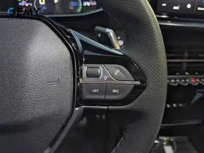 Photo 18 Peugeot 208  Hybrid 110 e-DCS6