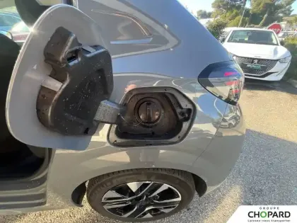 Photo 15 Peugeot 208  Hybrid 100 e-DCS6