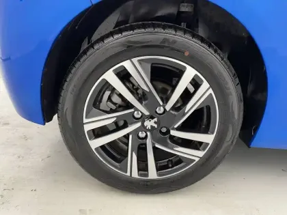 Photo 18 Peugeot 208  PureTech 100 S&S BVM6