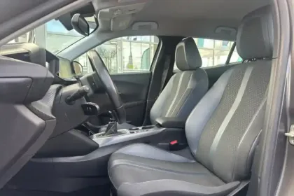 Photo 9 Peugeot 2008  PureTech 130 S&S BVM6