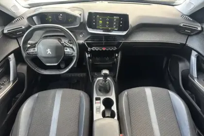 Photo 15 Peugeot 2008  PureTech 130 S&S BVM6