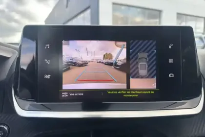 Photo 27 Peugeot 2008  PureTech 130 S&S BVM6