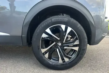 Photo 11 Peugeot 2008  PureTech 130 S&S BVM6