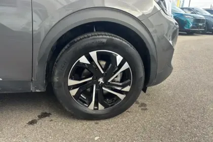 Photo 13 Peugeot 2008  PureTech 130 S&S BVM6