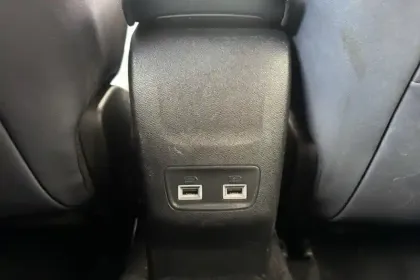 Photo 26 Peugeot 2008  PureTech 130 S&S BVM6