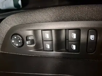 Photo 54 Peugeot 208  100 S&S BVM6