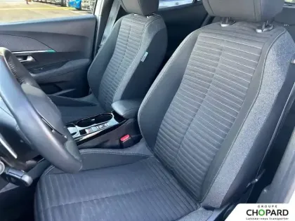 Photo 10 Peugeot 2008  PureTech 130 S&S EAT8