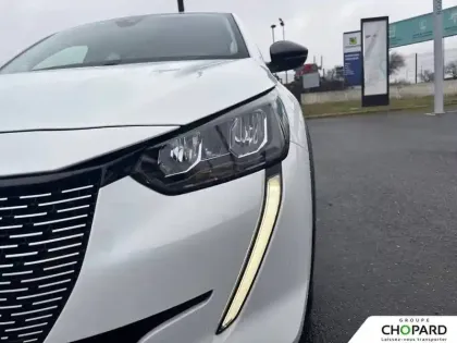 Photo 21 Peugeot 208  Electrique 50 kWh 136ch