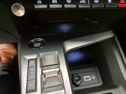 Photo 28 Peugeot 308  PureTech 130ch S&S EAT8