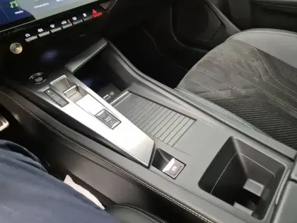 Photo 27 Peugeot 308  PureTech 130ch S&S EAT8