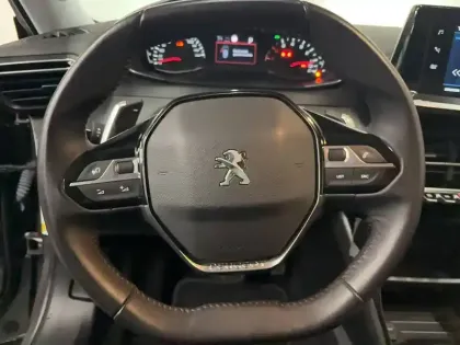 Photo 31 Peugeot 2008  PureTech 130 S&S EAT8